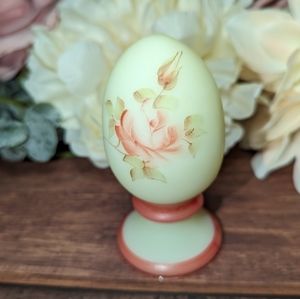 Fenton Blush Rose Custard Glass Egg